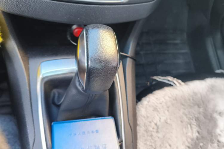 Used Peugeot 308S 2015 1.2T Automatic Jingchi Edition Gear Lever