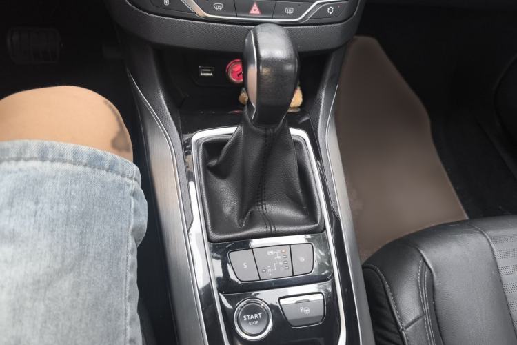 Used Peugeot 308S 2015 1.6T Automatic Ruichi Edition Gear Lever