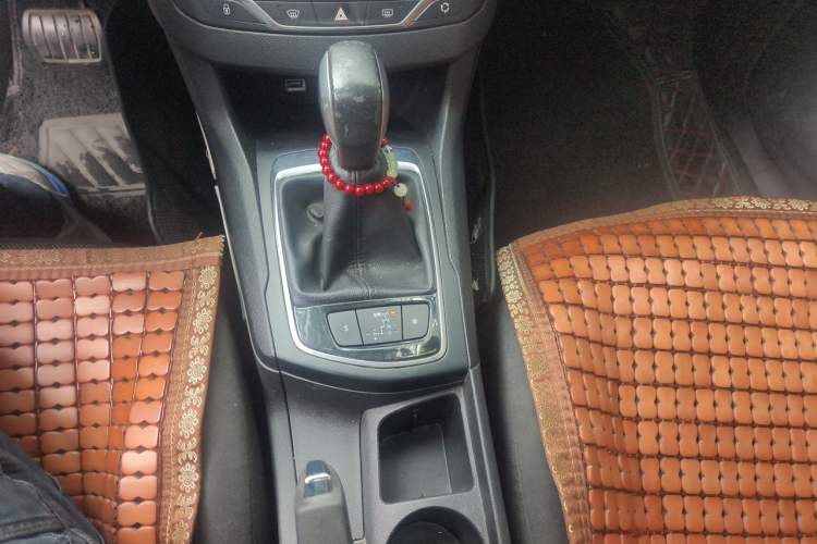 Used Peugeot 308S 2015 1.2T Automatic Jingchi Edition Gear Lever