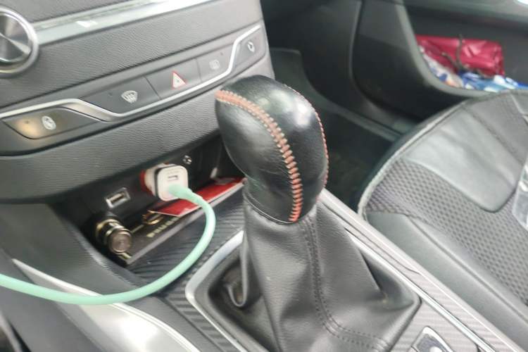 Used Peugeot 308S 2015 1.6T Automatic Jingchi Edition Gear Lever