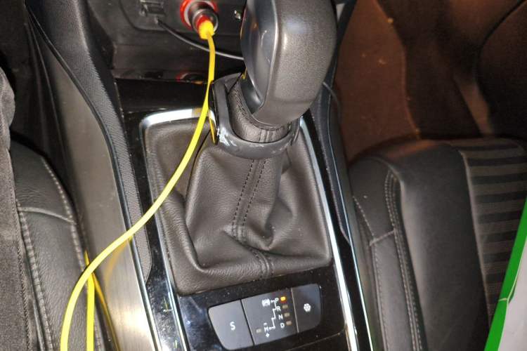 Used Peugeot 308S 2015 1.6T Automatic Ruichi Edition Gear Lever