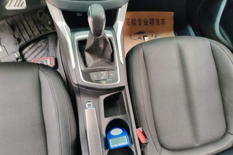 Used Peugeot 308S 2015 1.2T Automatic Jingchi Edition Gear Lever