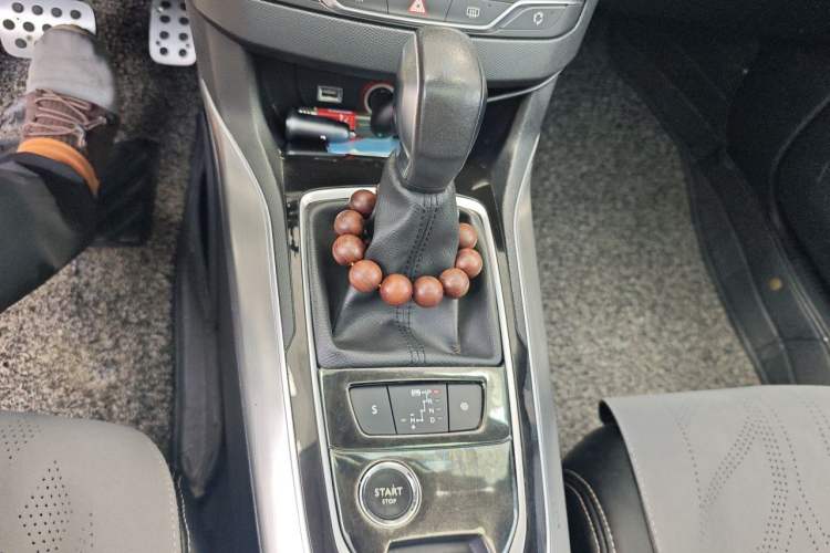 Used Peugeot 308S 2015 1.6T Automatic Jingchi Edition Gear Lever