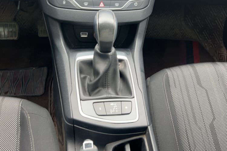 Used Peugeot 308S 2015 1.2T Automatic Jingchi Edition Gear Lever