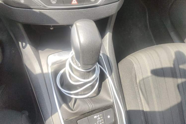 Used Peugeot 308S 2015 1.2T Automatic Jingchi Edition Gear Lever