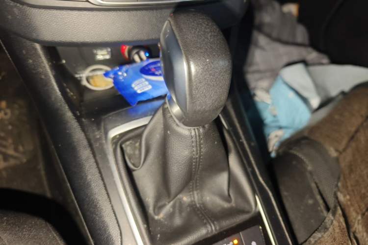Used Peugeot 308S 2015 1.2T Automatic Jingchi Edition Gear Lever