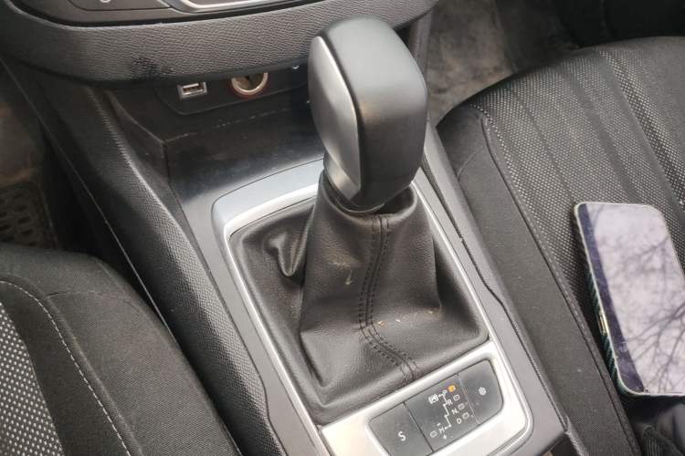 Used Peugeot 308S 2015 1.2T Automatic Jingchi Edition Gear Lever