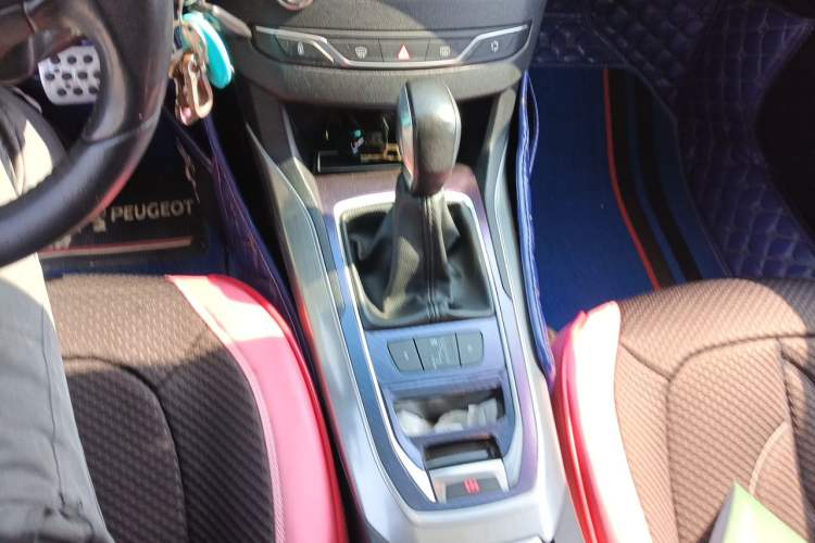 Used Peugeot 308S 2015 1.6T Automatic Jingchi Edition Gear Lever