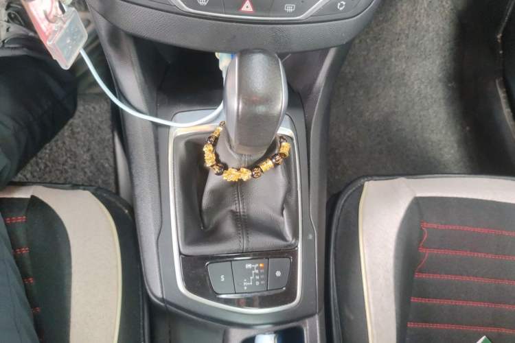Used Peugeot 308S 2015 1.2T Automatic Jingchi Edition Gear Lever