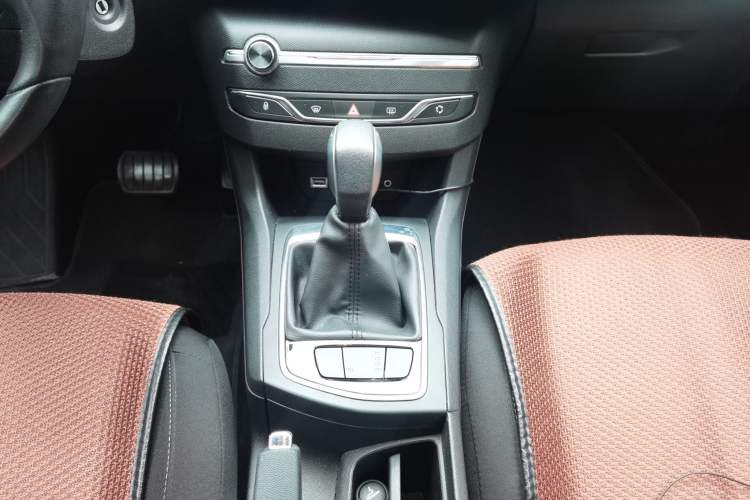 Used Peugeot 308S 2015 1.2T Automatic Jingchi Edition Gear Lever