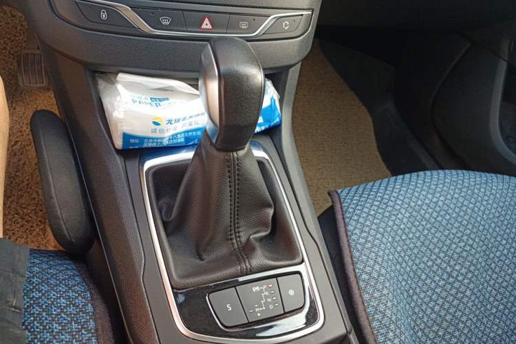 Used Peugeot 308S 2015 1.2T Automatic Jingchi Edition Gear Lever