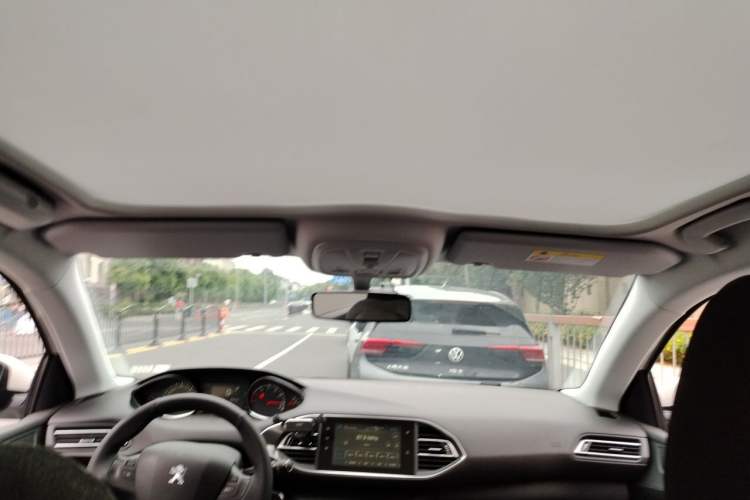 Used Peugeot 308S 2015 1.6T Automatic Jingchi Edition Headliner