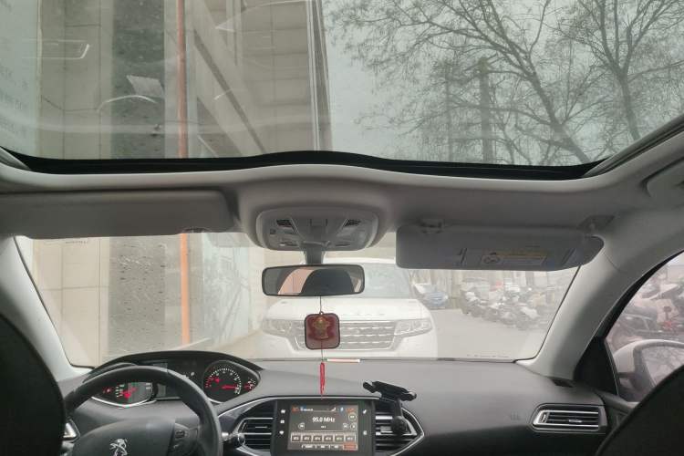 Used Peugeot 308S 2015 1.2T Automatic Jingchi Edition Headliner