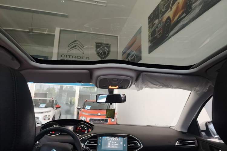 Used Peugeot 308S 2015 1.2T Automatic Jingchi Edition Headliner