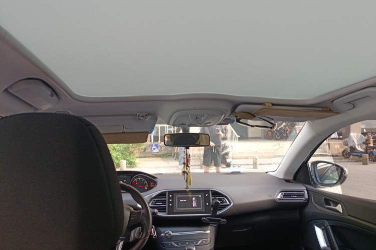Used Peugeot 308S 2015 1.2T Automatic Jingchi Edition Headliner