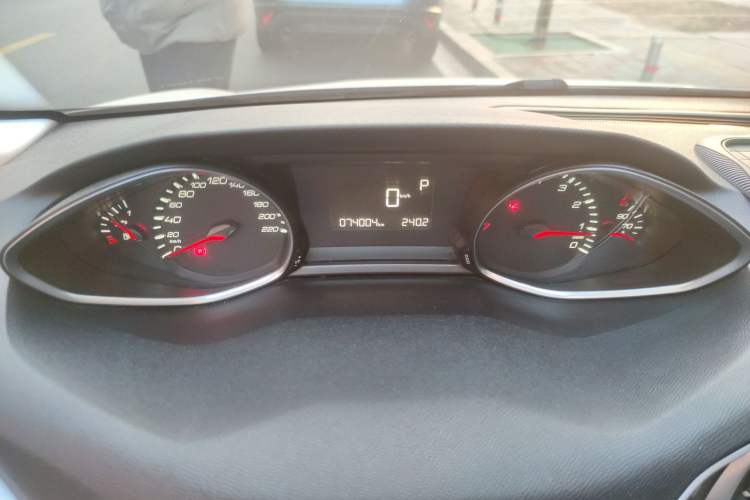 Used Peugeot 308S 2015 1.2T Automatic Jingchi Edition Instrument Cluster