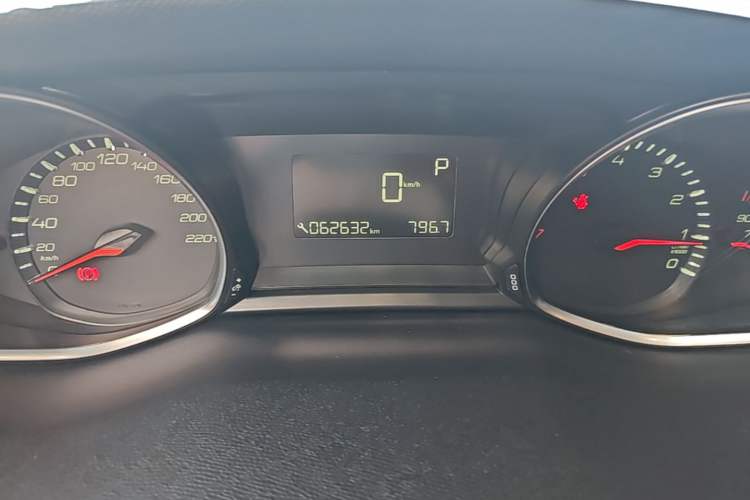 Used Peugeot 308S 2015 1.6T Automatic Jingchi Edition Instrument Cluster