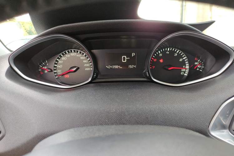 Used Peugeot 308S 2015 1.2T Automatic Jingchi Edition Instrument Cluster
