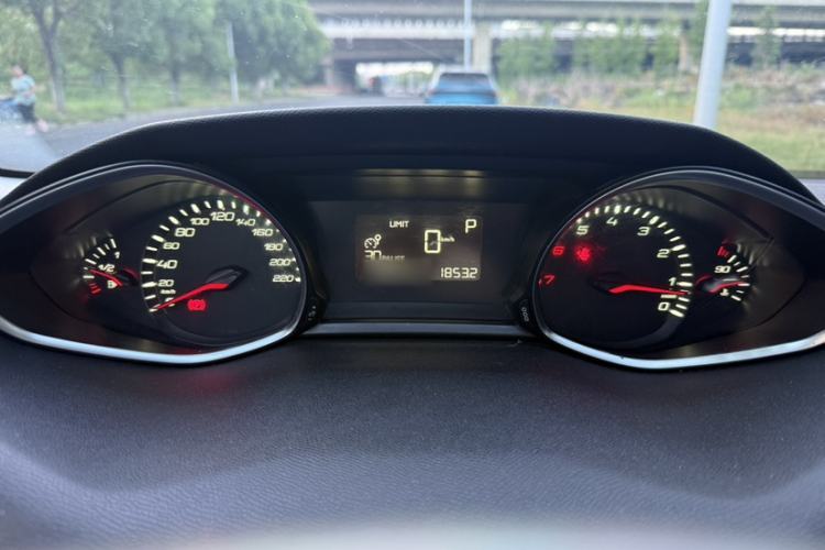 Used Peugeot 308S 2015 1.6T Automatic Jingchi Edition Instrument Cluster