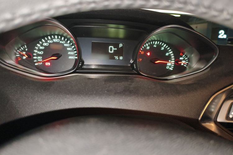 Used Peugeot 308S 2015 1.2T Automatic Jingchi Edition Instrument Cluster