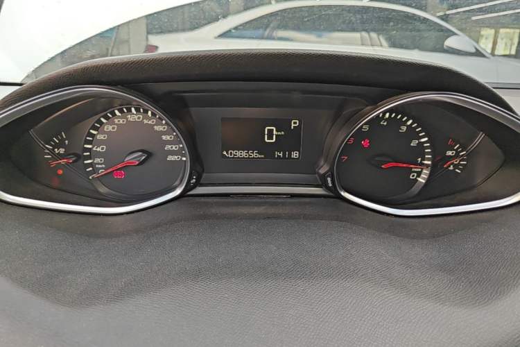 Used Peugeot 308S 2015 1.2T Automatic Jingchi Edition Instrument Cluster