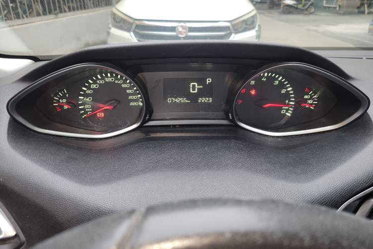 Used Peugeot 308S 2015 1.6T Automatic Jingchi Edition Instrument Cluster