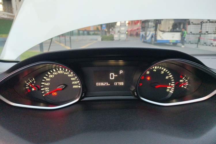 Used Peugeot 308S 2015 1.2T Automatic Jingchi Edition Instrument Cluster