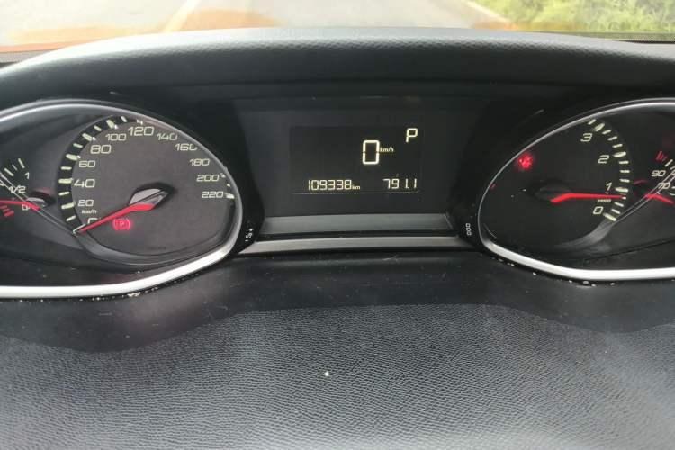 Used Peugeot 308S 2015 1.2T Automatic Jingchi Edition Instrument Cluster