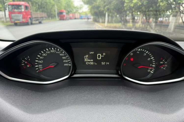 Used Peugeot 308S 2015 1.6T Automatic Jingchi Edition Instrument Cluster