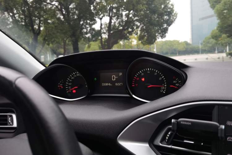 Used Peugeot 308S 2015 1.2T Automatic Jingchi Edition Instrument Cluster