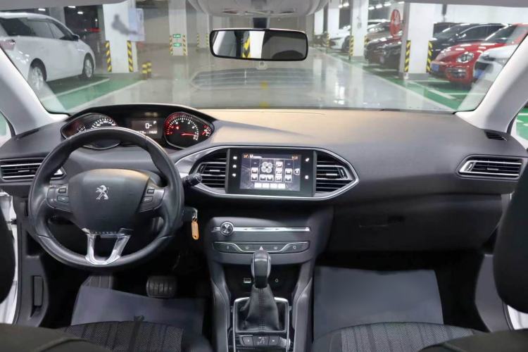 Used Peugeot 308S 2015 1.6T Automatic Jingchi Edition Interior 1