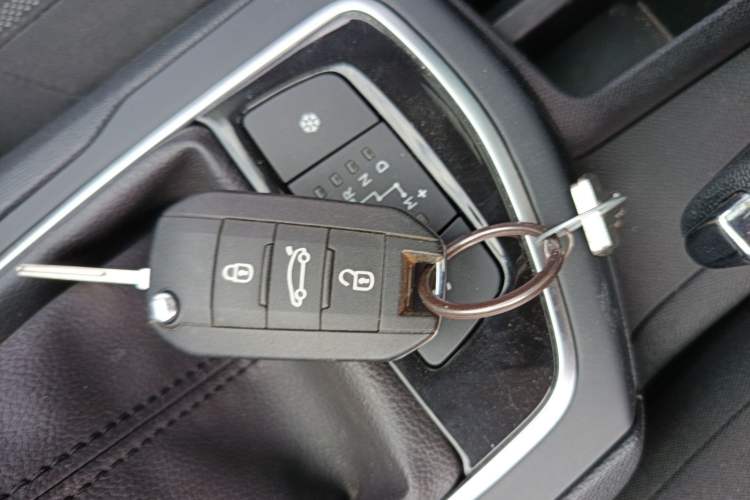 Used Peugeot 308S 2015 1.2T Automatic Jingchi Edition Interior 1
