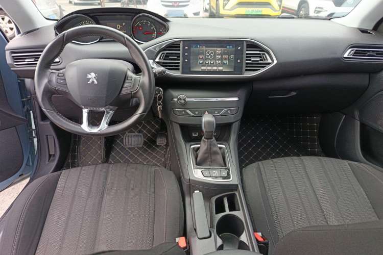 Used Peugeot 308S 2015 1.2T Automatic Jingchi Edition Interior 2