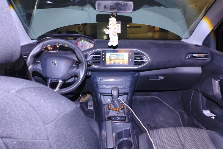 Used Peugeot 308S 2015 1.2T Automatic Jingchi Edition Interior 2