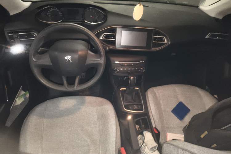 Used Peugeot 308S 2015 1.2T Automatic Shangchi Edition Interior 2