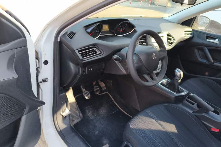 Used Peugeot 308S 2015 1.6L Manual Shangchi Edition Interior 3