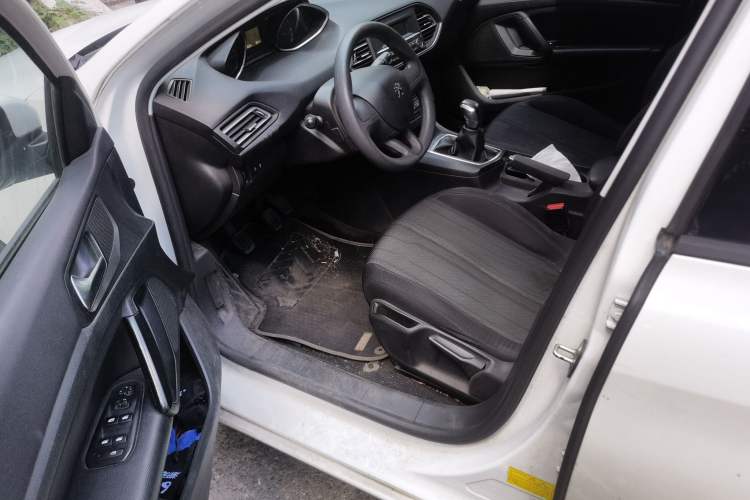 Used Peugeot 308S 2015 1.6L Manual Shangchi Edition Interior 3