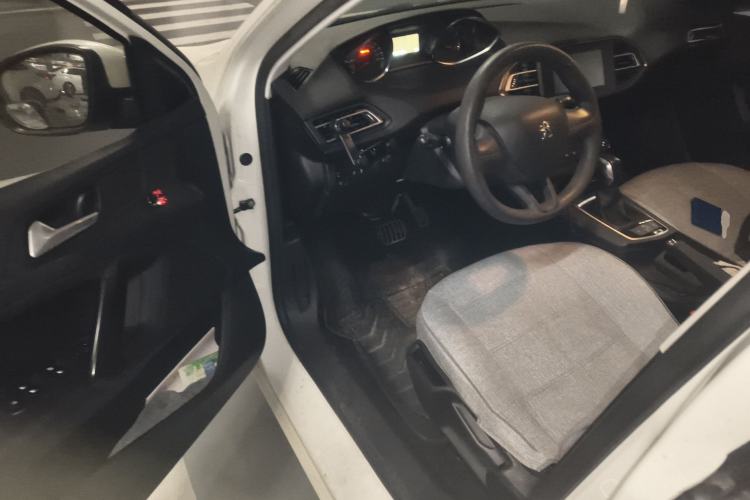 Used Peugeot 308S 2015 1.2T Automatic Shangchi Edition Interior 3