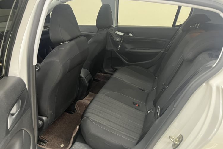 Used Peugeot 308S 2015 1.2T Automatic Jingchi Edition Interior 4