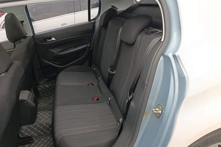 Used Peugeot 308S 2015 1.2T Automatic Jingchi Edition Interior 4