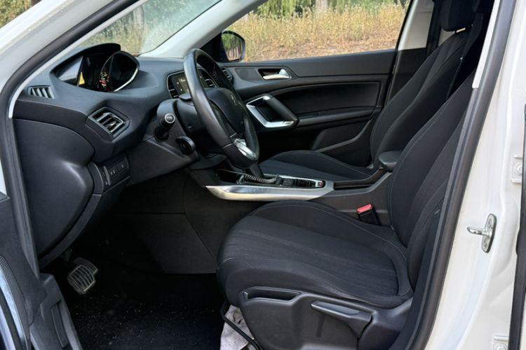 Used Peugeot 308S 2015 1.6T Automatic Jingchi Edition Interior 5