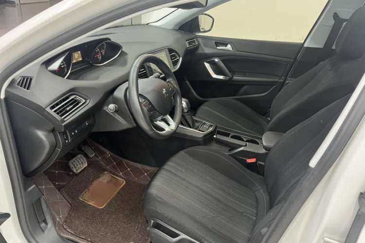 Used Peugeot 308S 2015 1.2T Automatic Jingchi Edition Interior 6