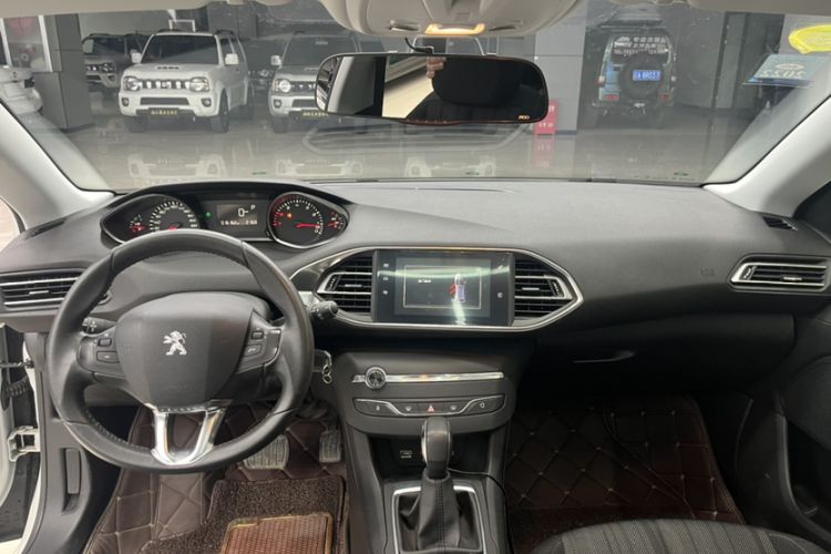 Used Peugeot 308S 2015 1.2T Automatic Jingchi Edition Interior 7