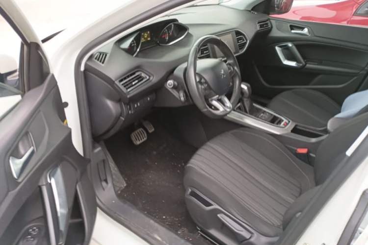 Used Peugeot 308S 2015 1.6T Automatic Jingchi Edition Left Front Seat