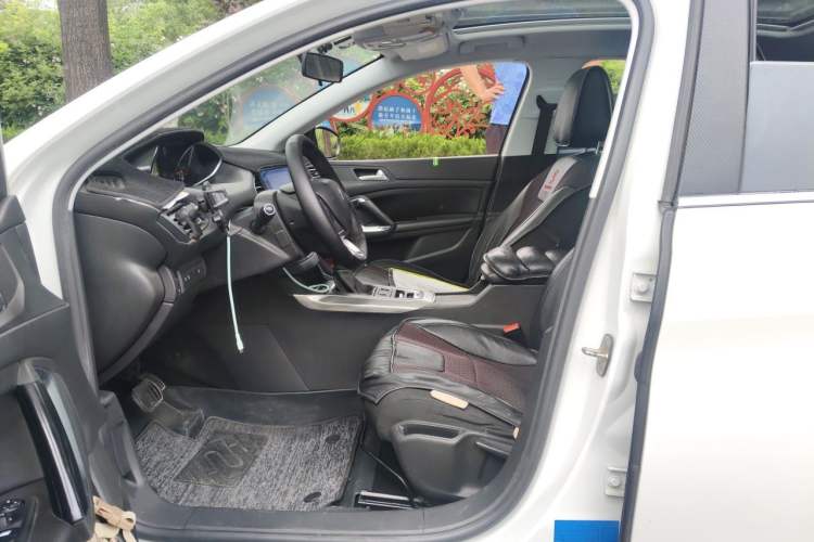 Used Peugeot 308S 2015 1.6T Automatic Jingchi Edition Left Front Seat