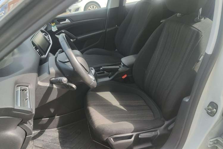 Used Peugeot 308S 2015 1.2T Automatic Jingchi Edition Left Front Seat