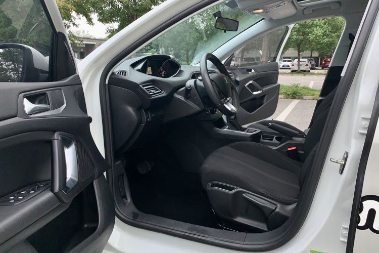 Used Peugeot 308S 2015 1.2T Automatic Jingchi Edition Left Front Seat