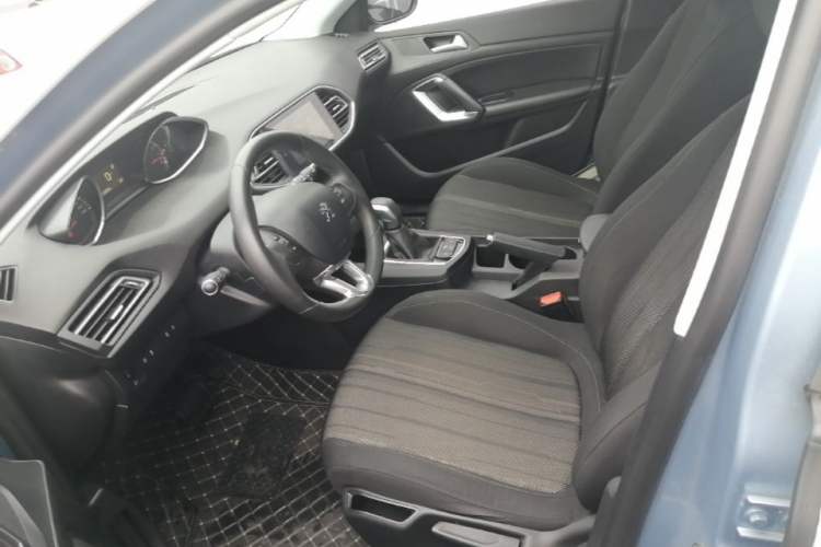 Used Peugeot 308S 2015 1.2T Automatic Jingchi Edition Left Front Seat