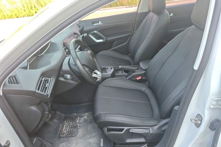 Used Peugeot 308S 2015 1.2T Automatic Jingchi Edition Left Front Seat