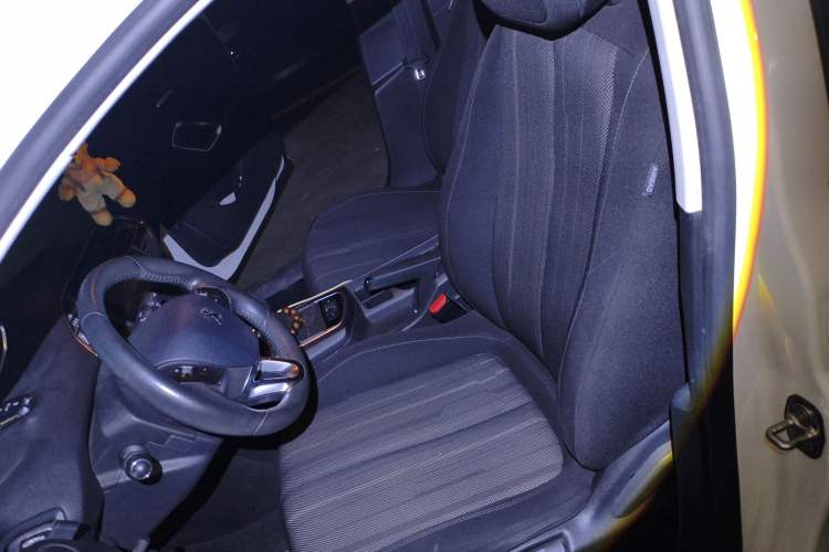 Used Peugeot 308S 2015 1.2T Automatic Jingchi Edition Left Front Seat